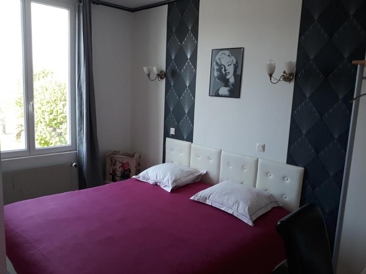 Hotel De La Gare Sainte-Gauburge-Sainte-Colombe Kültér fotó